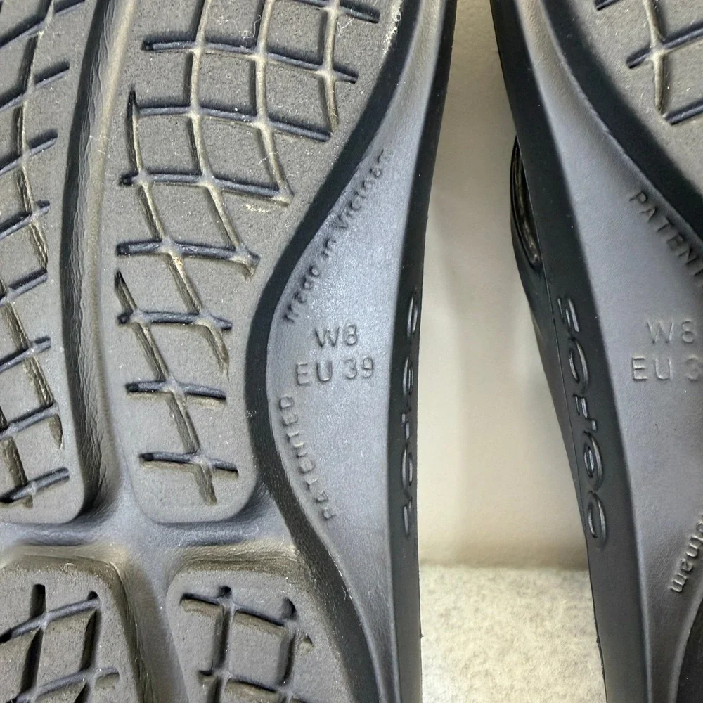 OOFOS OOriginal Recovery Sandal Black Womens Size 8 Thong Flip Flop Comfort